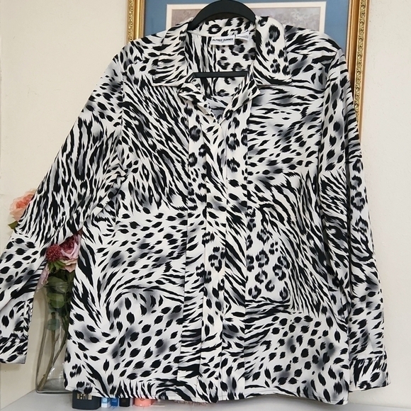 Alfred Dunner Tops - Animal Print Career Formal Blouse Size 14 Hidden Buttons Party Wedding Church